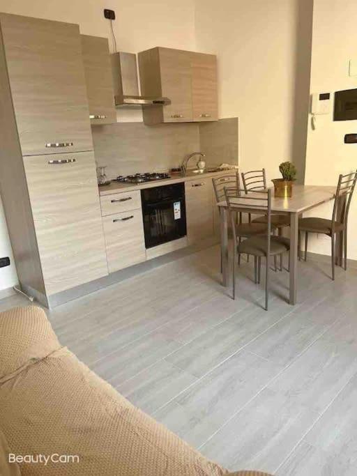 Appartamento Isola District,famous Area, Space Flat, Lightful,6 Pax