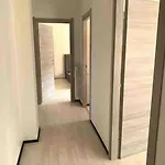 Isola District,Famous Area, Space Flat, Lightful,6 Pax